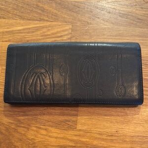 Cartier black long wallet-
12 card slots, coin slot with easy zipper closure